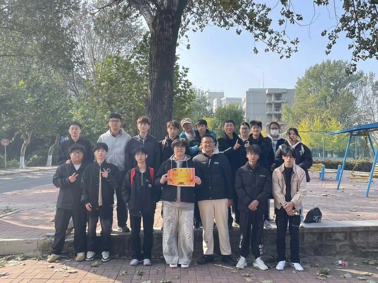 管理科学与工程学院开展万米接力活动6