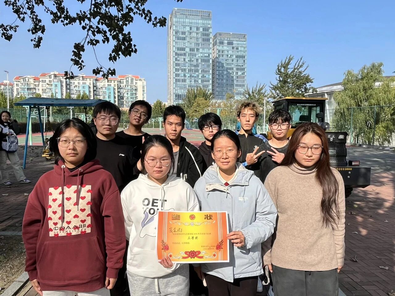 管理科学与工程学院开展万米接力活动11