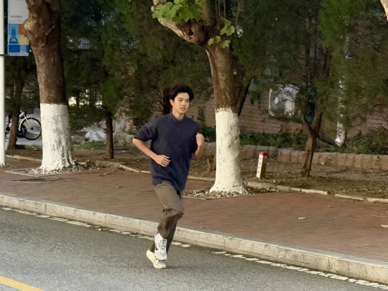 管理科学与工程学院开展万米接力活动2