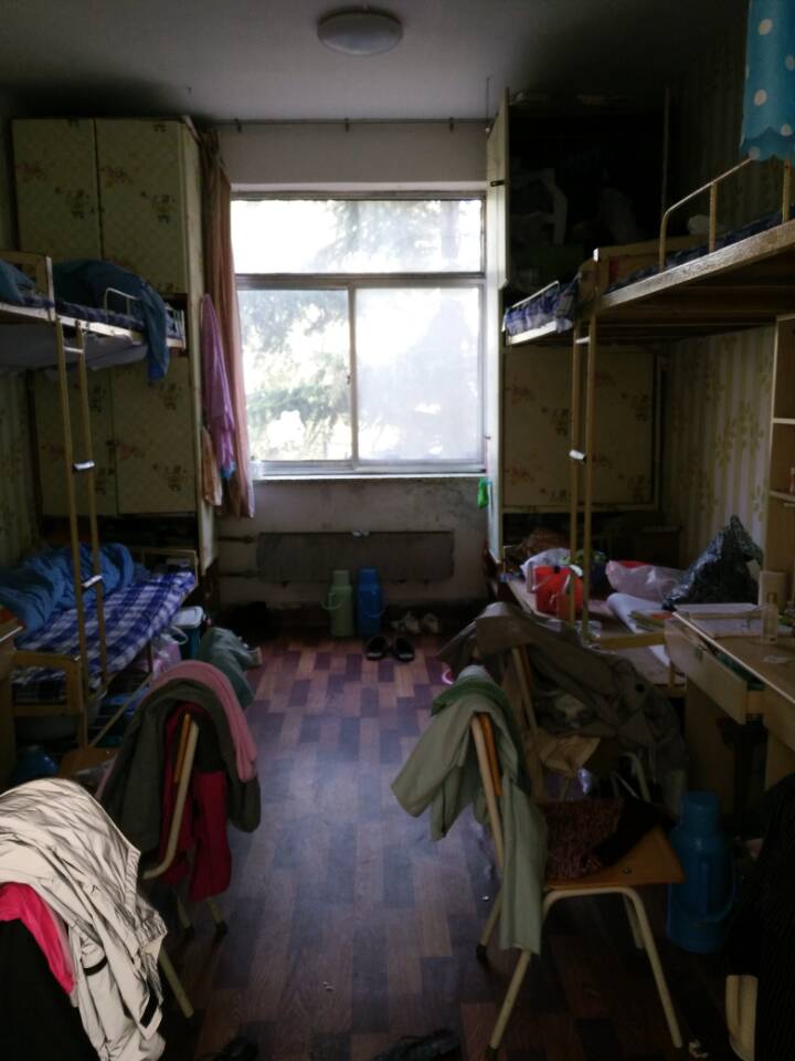 统计学院 15级 16#东207 导员:冯冲